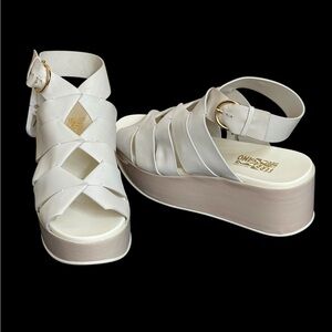 SALVATORE FERRAGAMO EUGENIA PLATFORM SADDLE SOFT LEATHER SANDALS 10C